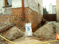 Odtworzenie izolacji pionowej i poziomowej, Budynek jednorodzinny, Białobrzegi 2006.